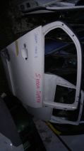 2011 model skoda superb çıkma sağ arka kapı beyaz renk ufak hasarlı