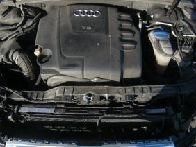 Audi A4 2.0 TDİ cahb kodlu çıkma orijinal motor ve motor parçaları