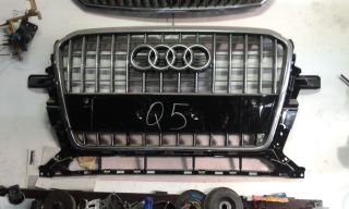 audi Q5 çıkma orijinal ön panjuraudi Q5 çıkma orijinal ön panjur