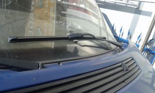 Volkswagen 2001 model T4 çıkma orijinal sol cam silgisi