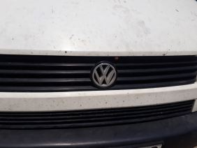 vw transporter t4 1.9 turbo abl motor beyaz renk araçtan sökme çıkma orijinal ön panjur arması