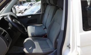 vw transporter t5 1.9 tdı 105 lik axb - axc motor beyaz renk kısa şase araçtan sökme çıkma orijinal ön koltuklar